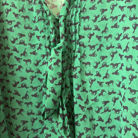 Super lightweight blouse. Green with galloping horse print Large Good condition. - Picture 6 of 8